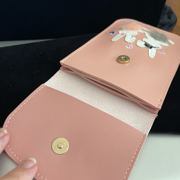 Rabbit Smartphone Mini Crossbody - Picture 4 of 7